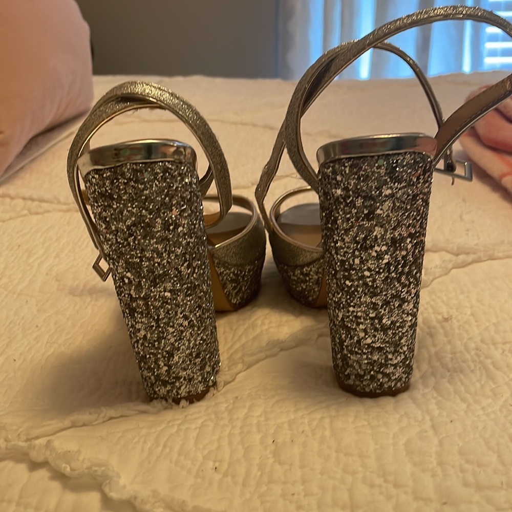 Badgley Mischka Glitter Platform Peep Toe Heels Size 7.5 - Picture 3 of 7